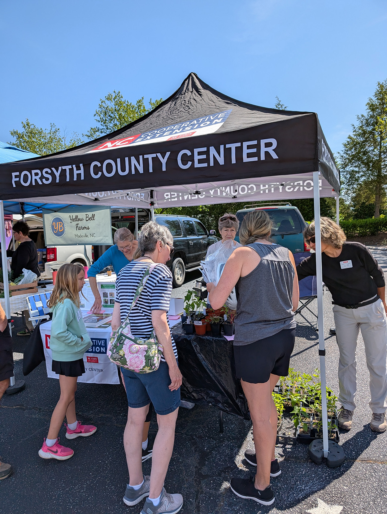 Master Gardeners at a farmer's market